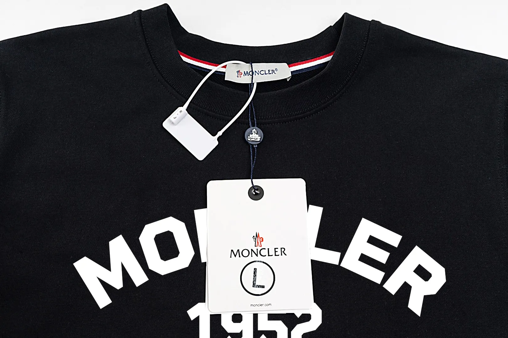 【 Quality】【 MONCLER】【In Stock 】 2024 New Arrival Premium 3D LOGO ， ， Premium ⚠️ ： 460 ， 21S 10S 26/2 1*1 ！ ， ， ， ， ， ！ Same Style ✔️ Same Style： ❗ ✔️【 Same Style， In Stock！】 ➡️Size：S M L XL XXL ➡️ ：Black White ⚠️Size Size